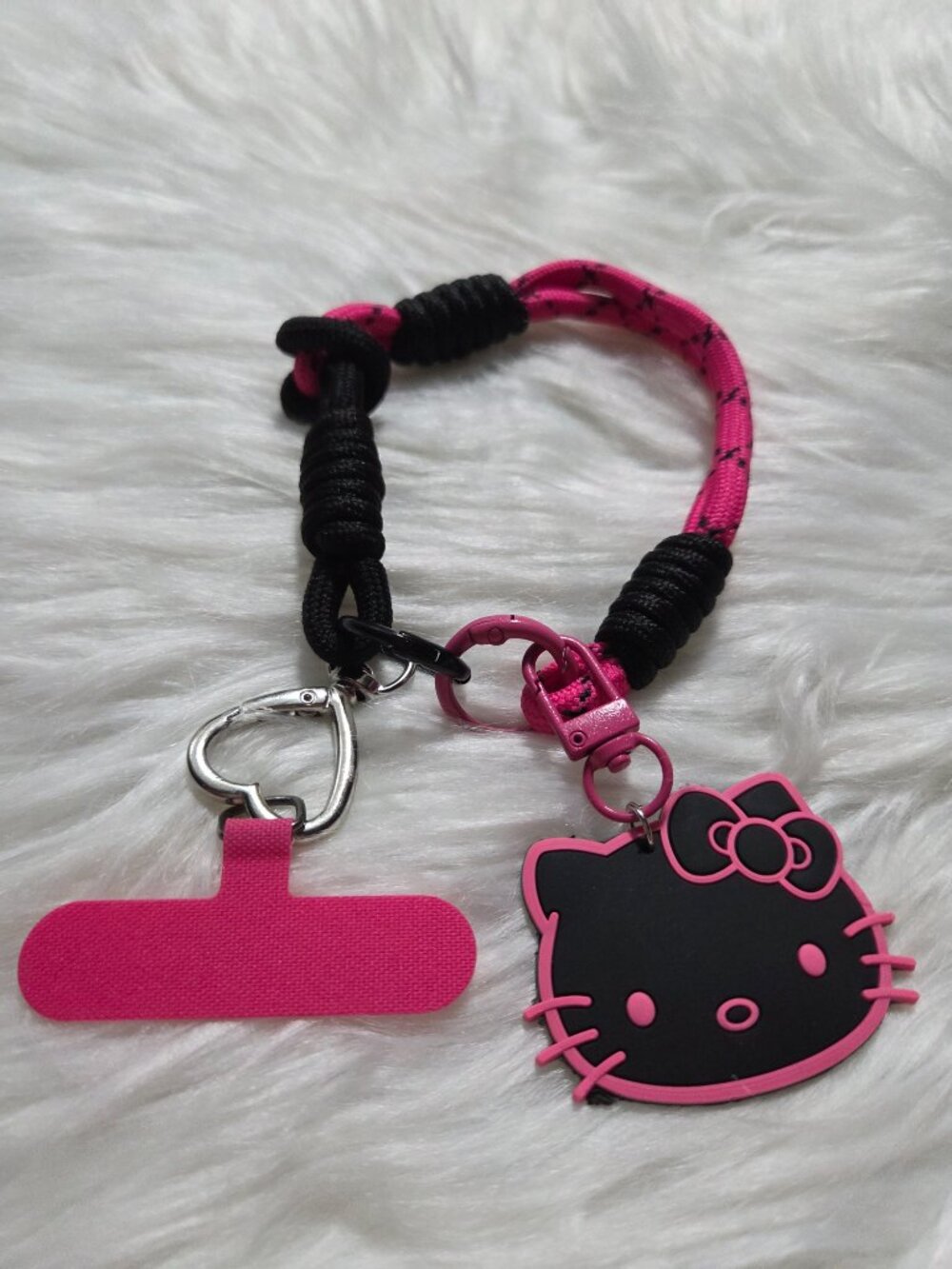 Hello Kitty Keychain - Picture 5 of 6